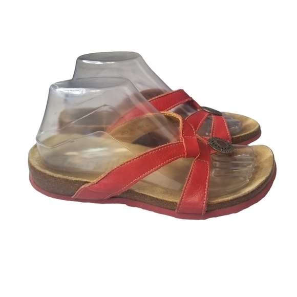 Think! red thong flip flop sandals - Picture 2 of 11